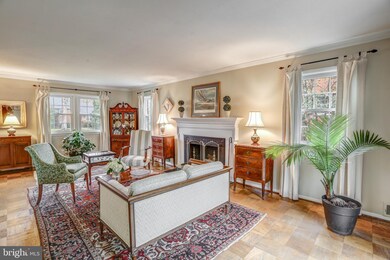 8518 Doyle Dr, Alexandria, VA 22308 - photo 7