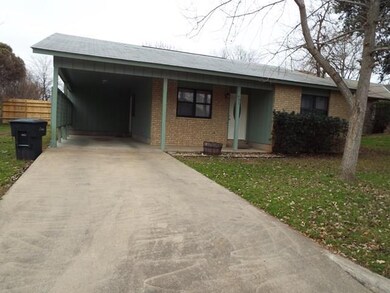 907 Henrietta St, Fredericksburg, TX 78624 - photo 5