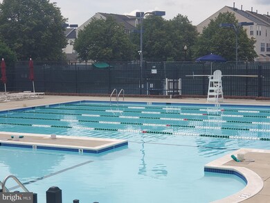 25272 Riffleford Square unit 201, Chantilly, VA 20152 - photo 2