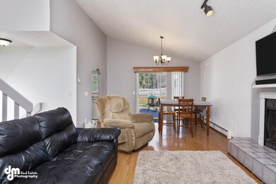Living Room_Dining 7016-FULL