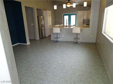 6208 Grizzly Gorge St, Las Vegas, NV 89130 - photo 4