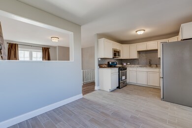 3412 Chambord Ln, Hazel Crest, IL 60429 - photo 2