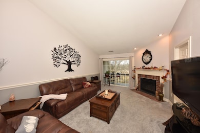 636 Pewaukee Rd unit H, Pewaukee, WI 53072 - photo 3