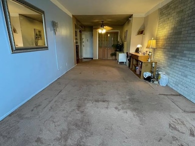 87-10 204th St unit A-62, Hollis, NY 11423 - photo 5