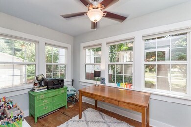 219 Johnson Ave NW, Cedar Rapids, IA 52405 - photo 6