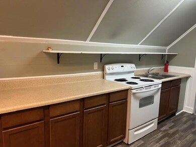 122 Glenwood St unit C, Mobile, AL 36606 - photo 2