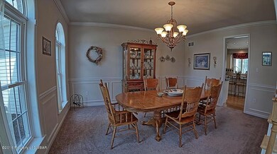 1041 Manor Dr, Mountain Top, PA 18707 - photo 6