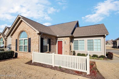 8662 Parkview Oaks Cir, Olive Branch, MS 38654 - photo 3