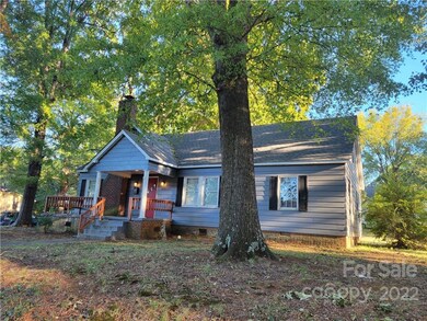 303 Armfield St, Statesville, NC 28677 - photo 2