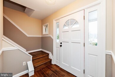 9205 Kristin Ln, Fairfax, VA 22032 - photo 3