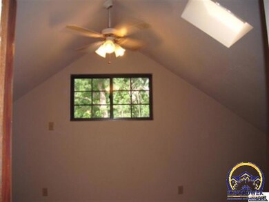 1239 SW High Ave, Topeka, KS 66604 - photo 6