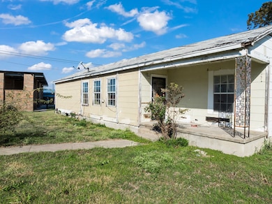 218 N Preston St, Whitney, TX 76692 - photo 3