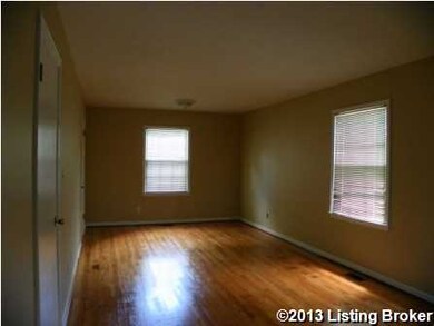 5807 Holly Oak Ct, Louisville, KY 40291 - photo 3