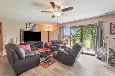 2005 Spring St unit 107, Grinnell, IA 50112 - photo 6