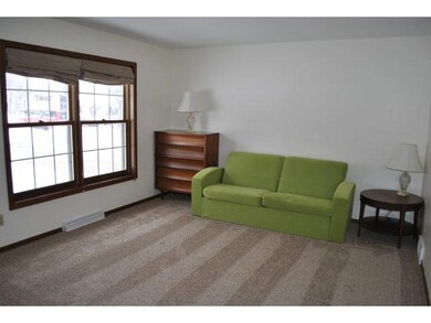 5554 Colleen Cir, Fitchburg, WI 53711 - photo 4