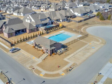 NEIGHBORHOOD POOL IN WALKING DISTANCE.