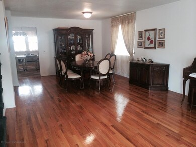 photo 3-37