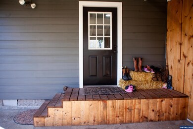 38808 NE Ash St, Scio, OR 97374 - photo 2