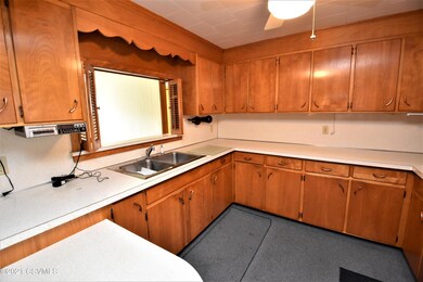 608 E 5th St, Nescopeck, PA 18635 - photo 7