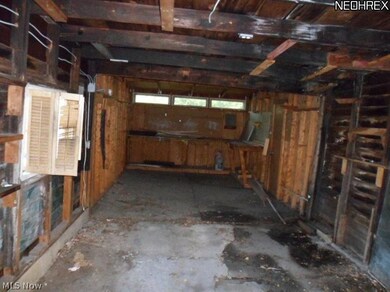 897 E 207th St, Cleveland, OH 44119 - photo 3