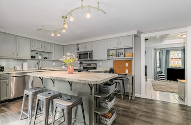 011_8471_village_dr_22-edit