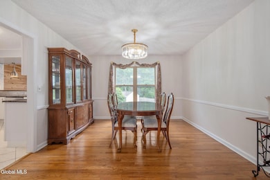 228 Vincenza Ln, Schenectady, NY 12303 - photo 4