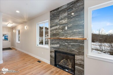 07-Living Room_SLS_-5054