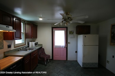 3120 S Cedar St, Lansing, MI 48910 - photo 4