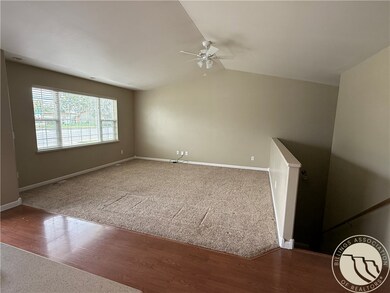 BRIGHT AND SUNNY LIVING ROOM