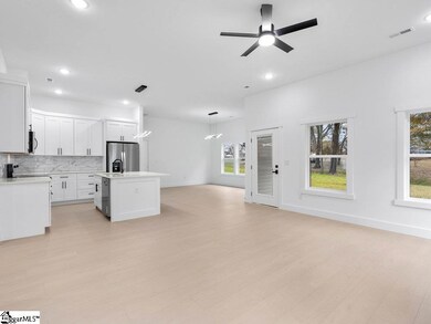 119 Bell Ave, Inman, SC 29349 - photo 6