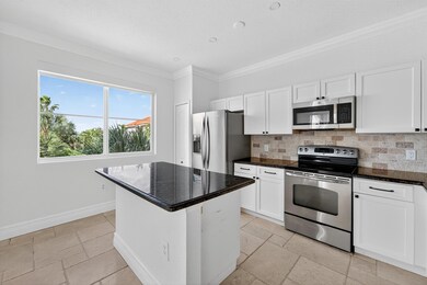 11015 Legacy Ln unit 304, Palm Beach Gardens, FL 33410 - photo 3