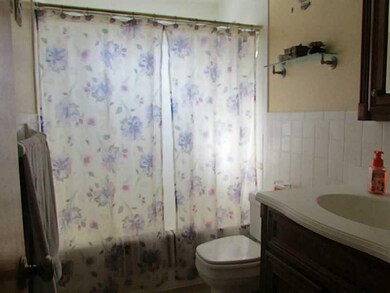 Full Bath.