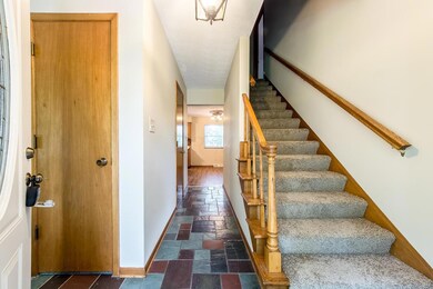 5379 Vinewood Ct, Columbus, OH 43229 - photo 3