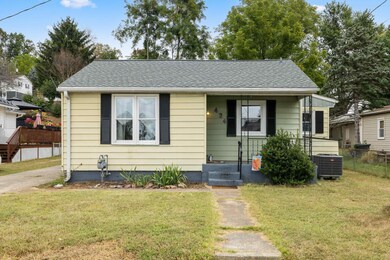 434 Peach St, Staunton, VA 24401 - photo 2