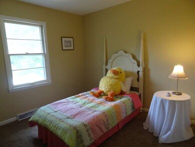 147 Monroe St, Oswego, IL 60543 - photo 3