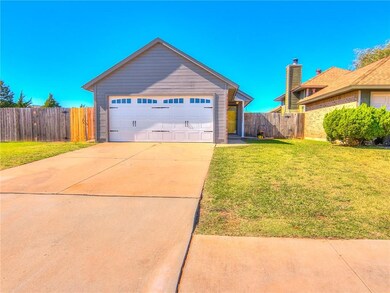2301 Cedar Brook Dr, Moore, OK 73160 - photo 4