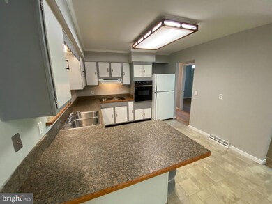 9602 Thornton Rolling Rd, Fredericksburg, VA 22408 - photo 4