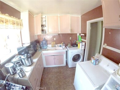 431 S Cliveden Ave, Compton, CA 90220 - photo 3