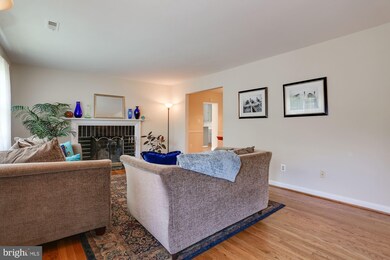 6728 Montour Dr, Falls Church, VA 22043 - photo 3