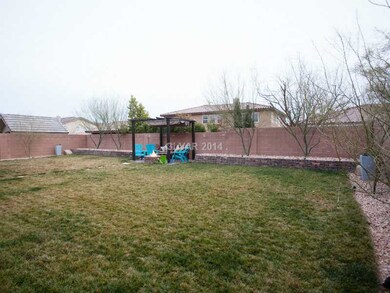 Property Photo. Natural Gas Fire-pit with retracti