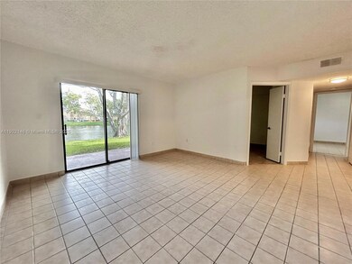 301 Palm Way unit 104, Pembroke Pines, FL 33025 - photo 7