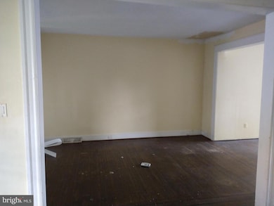 3933 W Mulberry St, Baltimore, MD 21229 - photo 3