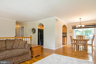 2304 Sunset Dr N, Sykesville, MD 21784 - photo 4