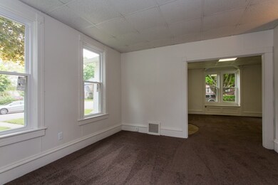 621 Iowa St, Cedar Falls, IA 50613 - photo 4