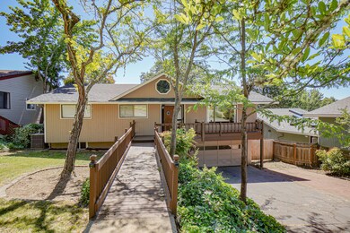 1760 NE Hillcrest Ln, Grants Pass, OR 97526 - photo 2