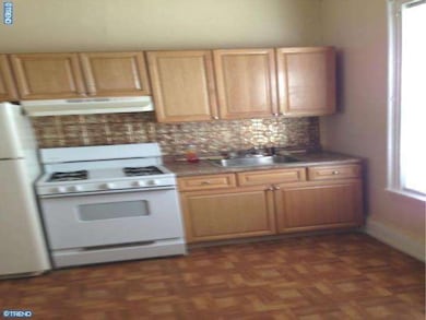 1735 W Oxford St, Philadelphia, PA 19121 - photo 3