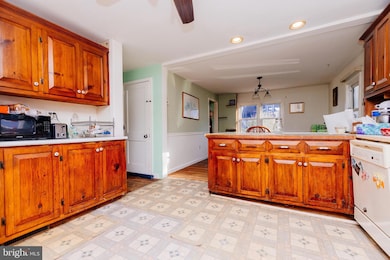 29 Cadwallader Ct, Yardley, PA 19067 - photo 2