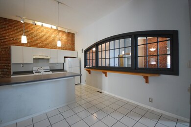 Upstairs- Unit B (33)