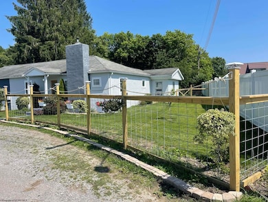 1 Knapp St, Elkins, WV 26241 - photo 5