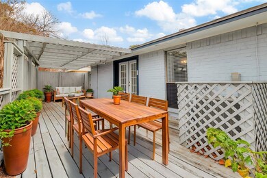 Deck - virtually staged